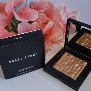 BNIB》Bobbi Brown ✨️ Radiant Finish Highlighting Powder (Bronze Glow)